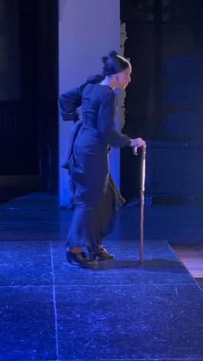 🇪🇸 ¿Cómo comienza un bailaor su camino en el flamenco? Con los pasos básicos: compás, postura y zapateo. 👞 Nuestros artistas comparten la esencia que todo aficionado debería conocer. 🇬🇧 How does a flamenco dancer begin their journey? With the basics: rhythm, posture, and footwork. 👞 Our artists share the essence that every flamenco lover should know. 🔥 Aprende y ven a vivirlo 👉 grangalaflamenco.com/reservar #PasosFlamencos #GranGalaFlamenco #Barcelonayflamenco #FlamencoBarcelona #barcelo