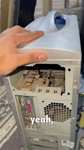 I found a bunch of early 2000s PC and accessories at a recycling facility