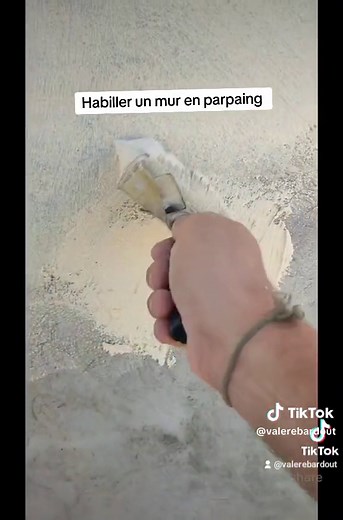 Comment habiller un mur en parpaing facilement
