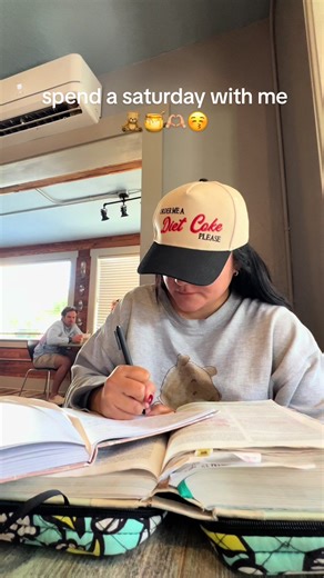 I’ve been reading through the book of John 😚 what are you reading in the Bible? • #biblestudy #christian #christiantiktok #fyp #christiantok