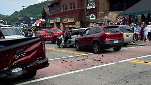 Report reveals new details in Gatlinburg five-car crash that injured seven