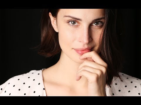 Who is Heida Reed ? ( Poldark Tv Series )