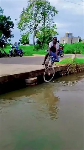 🚴‍♂️💥🤣 Bicycle Fails | Epic Bike Crash Moments 😂😱🤯 #trending #funny #viral