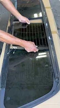 DB11791 Center How to change the center glass on the power window for the F250&F350 (2011-2016)