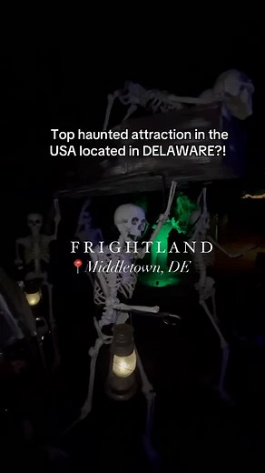 Jaymi Knows Fun • East Coast Creator on Instagram: "One of the nation’s top haunted attractions in DELAWARE?! 👻 📍Frightland - Middletown, DE 🧟‍♂️ Located in the “middle of no where” Delaware, with 300 acres of haunted houses!! This place is your picture perfect spooky fall carnival, it’s honestly like something out of the movies! The production, special effects and animatronics are super cool. I’m talking 10ft fire breathing sphinx and eerily realistic plane crash insane. They even make you s