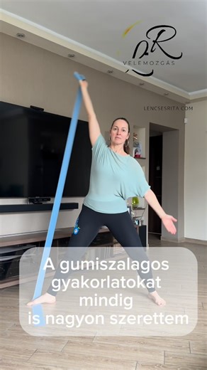 Lencsés Rita Velemmozgás on Instagram: "Micsoda? A gumiszalaggal a teljes testet át lehet mozgatni, akár egy gyakorlattal is? VELEMMOZGÁS A gumiszalaggal történő végrehajtási módot mindig is nagyon szerettem. Önálló, Training-band néven, tanfolyamot írtam és tartottam aerobik edzőknek.👟 Ahogy haladtam a fejlődésemben, úgy kapcsoltam ezt az eszközt a mozgásformákhoz, amelyekkel az adott időszakban a legtöbbet foglalkoztam. Jelenleg a személyi edzéseknél és a saját gyakorlásomhoz használom. A mat