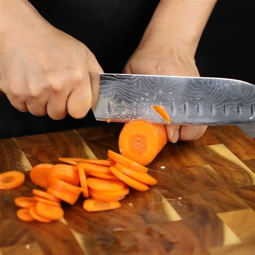 How to Use a Santoku Knife Effectively