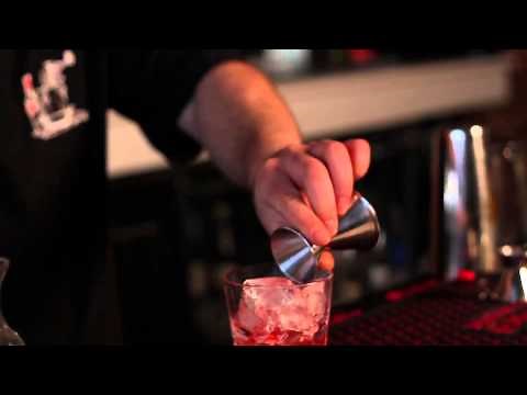 How to Make a Coconut Drink With Vodka : Party Drinks