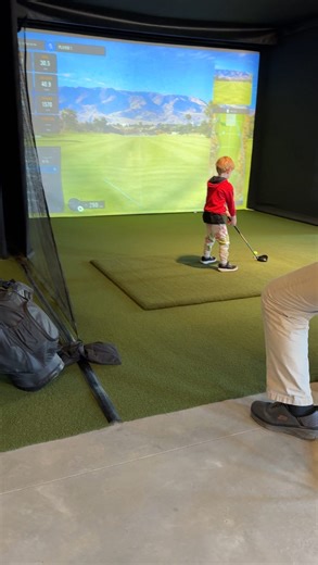 Book a tee time at Southern Maine’s premier indoor golf studio ⛳️ open 7 days, located in Berwick, ME | Club 72 Golf