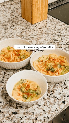 Roxci || Virginia Beach Content Creator on Instagram: "#ad It's Friday, so let's see what @everyplate meal we'll be making tonight! #EveryPlatePartner The EveryPlate Home Cooking Box makes meal times so easy because of the variety of meals to choose from! There's over 30 options every week, which helps us skip the stress of meal planning and grocery shopping! For a limited time, use the code ROXCI299 and enjoy $2.99 / meal on your first box + Free Steak for a Month*. Disclaimer: *One free 10 oz 