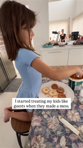 You think you’re ready to stay calm when your kids make a mess… …until your 6-year-old spills yogurt all over the couch and totally panics. 😳 My first instinct was to raise my voice. But then I remembered a reflection I saw online that hit me like a punch in the gut. ✨ “When a guest or someone else’s kid makes a mess in our home… we say: ‘It’s okay, don’t worry about it.’ But when it’s our own child? We snap. We blame. We yell.” ✨ Ouch. That one stayed with me. So I started using this in those 