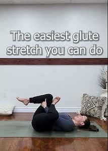 The easiest glute stretch you can do #glutestretch