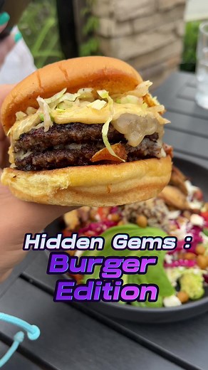 Best Burgers at Social Eatery - Mississauga Food Review