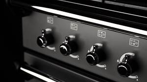 Perfect for traditional kitchens, the Rangemaster Classic 90 FX is an innovative addition to your home. It allows you to cook multiple dishes at the same time, and even features an energy-saving panel, to cut down on those bills when you need it most. Don't forget, you can get up to €150 Instant Cashback when you shop Rangemaster before 4th December. Learn more: https://waterfordstanley.com/news/Rangemaster-Black-Friday-Cashback | Waterford Stanley