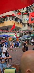 532K views · 126K reactions | Amazing Street Performances, holiday Vibes , Rush hours and a Full Moon View... Feel the vibes ...... #shamshuipo #streetphotography #streetperformance #beautifuldestinations #explorehongkong #everybitlocal | Everybitlocal | Facebook