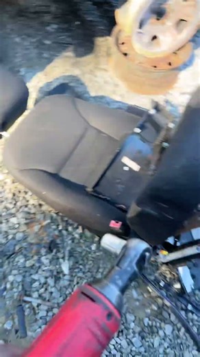 2014 Dodge Charger hinges removal ￼