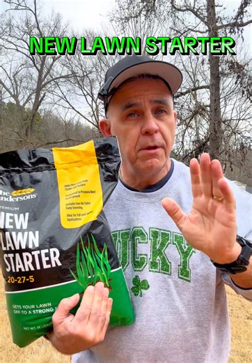 ANOTHER SUALITY PRODUCT FROM THE ANDERSON'S 27--5R LAWN Description OFF TO A STRONG STA • Starter fertilizer formulated to use when establishing new turf • Provides an optimom supply of nitroger Re's pnosonorus, botassium and essential micronutrients for encouraging vigorous seedlings and root establishment • Contains quick- and slow-release nitrogen for both immediate and sustained feeding • Contains 1% iron for extra deep greening • Safe for use on all turf types • Ideal for spring and fall ap