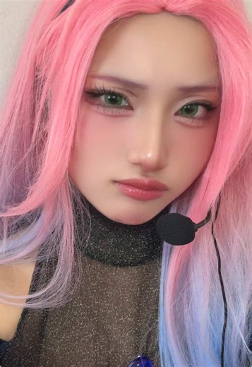 エイリアンステージでのコスプレダンス