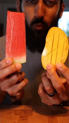 Mango vs Watermelon... which one wins?