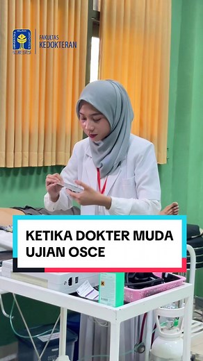 Objective Structured Clinical Examination atau OSCE adalah suatu metode untuk menguji kompetensi klinik secara obyektif dan terstruktur dalam bentuk putaran station dengan waktu tertentu. Test ini sangat Objektif karena semua mahasiswa diuji dengan ujian yang sama. Terstruktur karena yang diuji keterampilan klinik tertentu dengan menggunakan sistem penilaian tertentu. Dalam tayangan ini kami mengajak Sobat FK-UII untuk mengikuti kegiatan OSCE, untuk memperoleh gambaran bagaimana proses belajar d