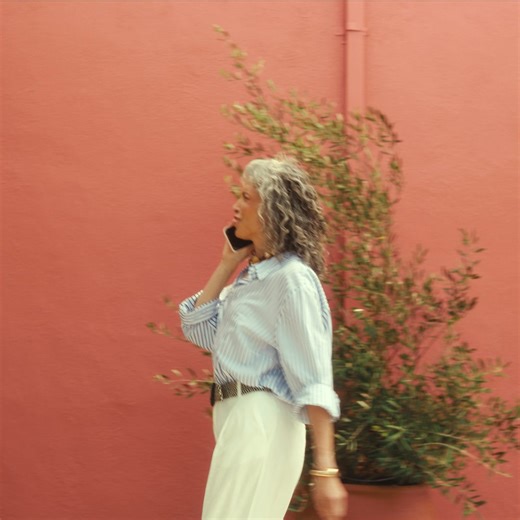 POV: you've got the kind of connection that gets people talking. Enjoy easy set-up with T-Mobile 5G Home Internet $35/mo. | T-Mobile