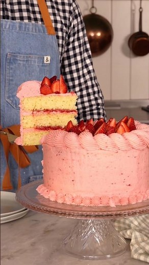 Strawberry Lemonade Cake!