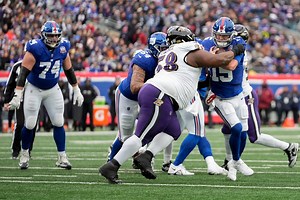 Giants’ QB Tommy DeVito exits game with concussion