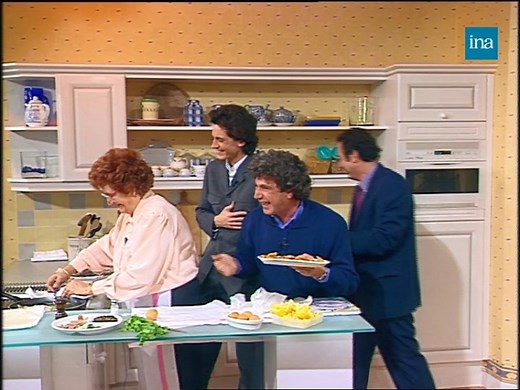 🧑‍🍳 😂 CALORIQUE. " Tu manges deux bricks à l'oeuf et tu te lèves plus jamais ! " : en 1994 sur le plateau de « Matin bonheur », Lucette vient présenter sa recette des bricks à la tunisienne devant Olivier Minne et Michel Boujenah. Ce dernier, au bout d'à peine quelques minutes ne peut contenir son fou rire : il trouve la recette un peu trop grasse... Une séquence culte ! | INA