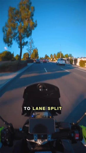 ⚠️ Lane Filtering or Splitting MUST be done correctly #motorcycle #bikelife #tutorial | Squid Club | Facebook