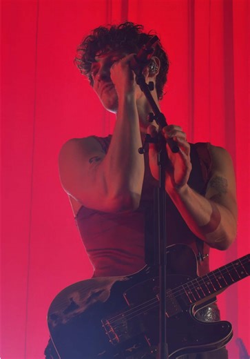 Shawn Mendes Treat You Better Concert in Chicago 2025