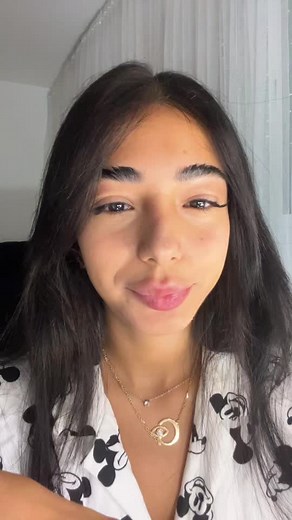 Makeup Application Tips with Mickey Mouse Style