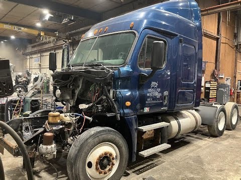 2012 Freightliner CASCADIA - Parts Unit 12WH381