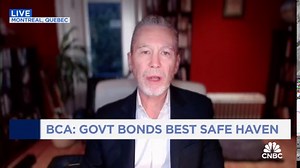 A recession is coming: Things are breaking down quite rapidly, investment strategist says