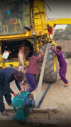 new diesel engine start with wheat harvester machine 🔥 | Indian Farmer