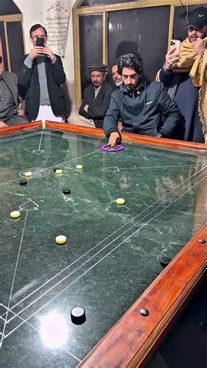 Clean shot, clean win 🏆 Carrom lovers, this one’s for you!