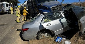4 people injured after a semi-truck collided with a car in Santa Maria