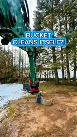 Pro Excavator Operator Skill: Self-Cleaning Bucket in Seconds!