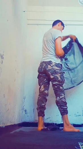 How to Put on Camouflage Pants Properly