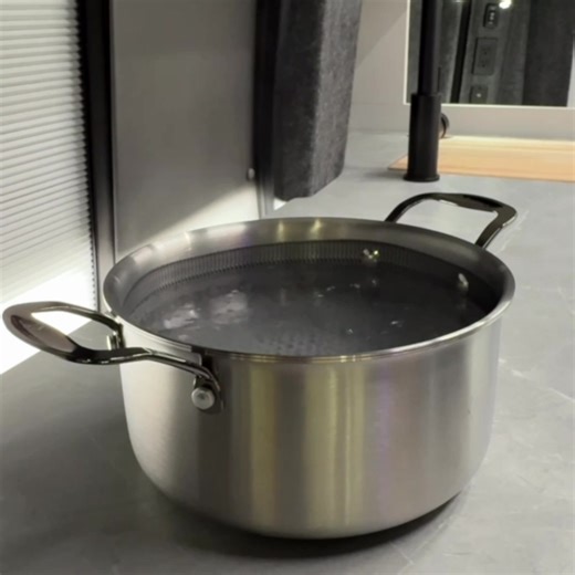 Work from desert sunrises and discover trails unknown in the RVIA-certified AWD adventure van that comfortably sleeps four. | Grand Design RV