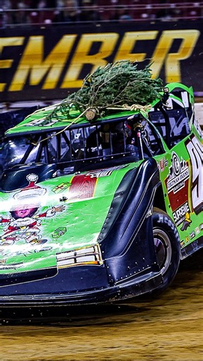 A dirt late model racer loses his deal... Because he didn't want to move? | DIRTRACKR