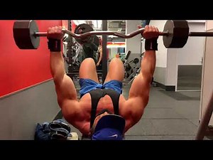 Ez Curl bar press
