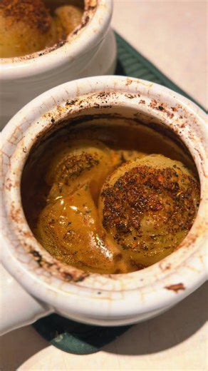 Ok franchement c’est vraiment bon! Je garde tout le restant de beurre pour faire cuire des crevettes pour faire une sauce pour des pâtes cajuns demain! Vraiment délicieux : ps à mi cuisson j’ai remis du cajun je trouve qu’il en manquait de mon oeil! Donc dès le départ mettez en un peu plus! :) #onions #onionboil #miam #nogaspi #recettesimple