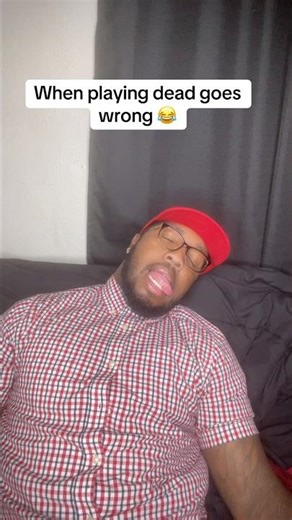 When playing dead goes wrong 😂 #fyp #funny #shorts #youtubeshorts #viral #comedy #explore #fy #fyy