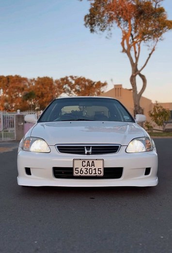 Stunning Honda Civic B16 with VTEC Engine