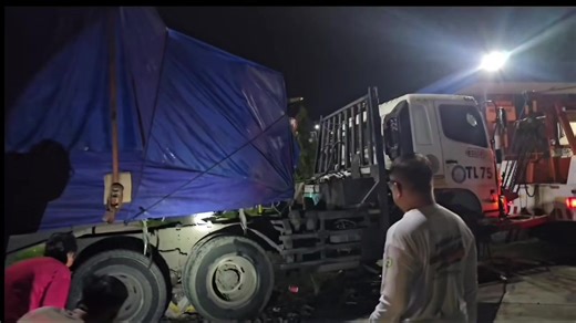 Kecelakaan Truk di Rest Area Km228a Cirebon