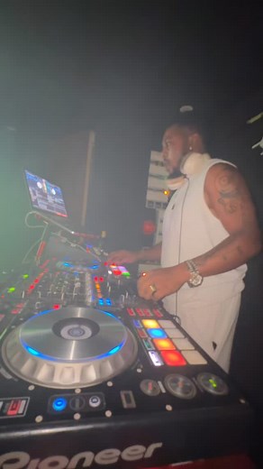 Nothing but vibes 🍾🍾🍾 @lasvegasvip_official | Las Vegas VIP Cameroon