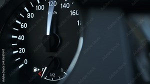 Speedometer pointer makes self-diagnosis when the car engine starts