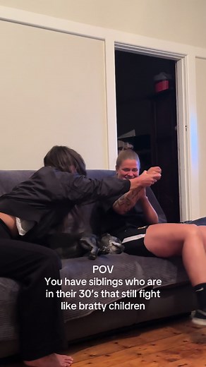 Poor Sargey stuck in the middle of two idiots! #sisters #family #love #brat #fight #30s #childish #children #dumbanddumber #fyp @Steph Davey @Brianna Davey