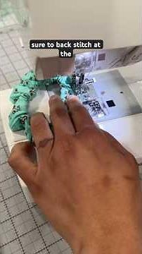 How to sew a scrunchie with cotton fabric step by step! #craftygemini #sewingtutorialforbeginners 🧵