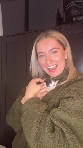 Asha Dionne (@asha.dionne)’s videos with Die On This Hill - SIENNA SPIRO